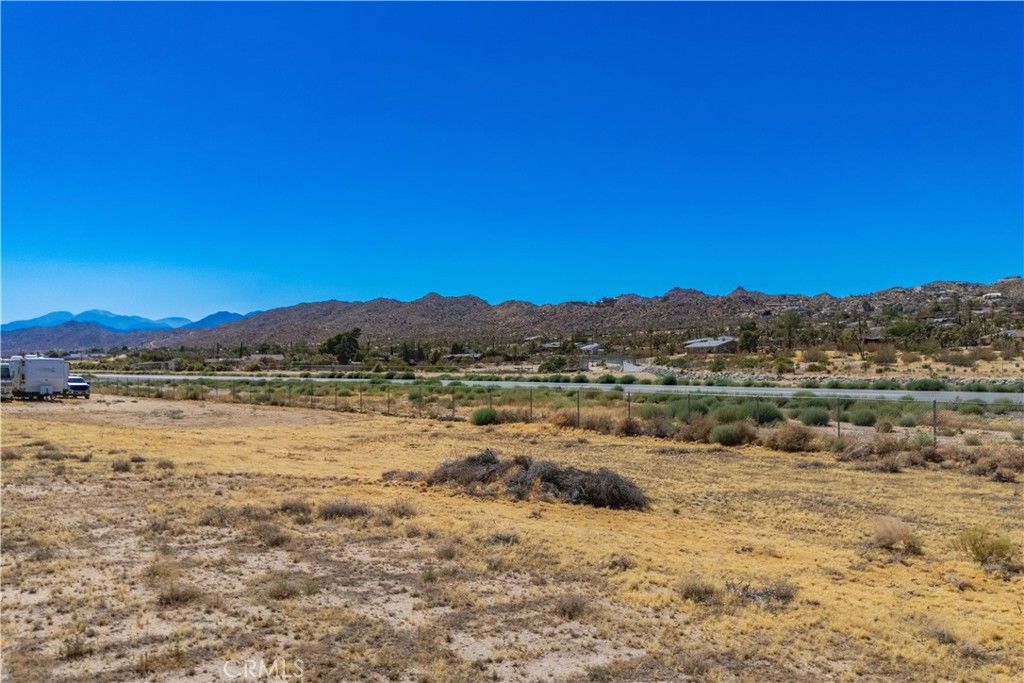 Image 20 of property listing at 6770 Lindbergh Lane, Yucca Valley, CA 92284