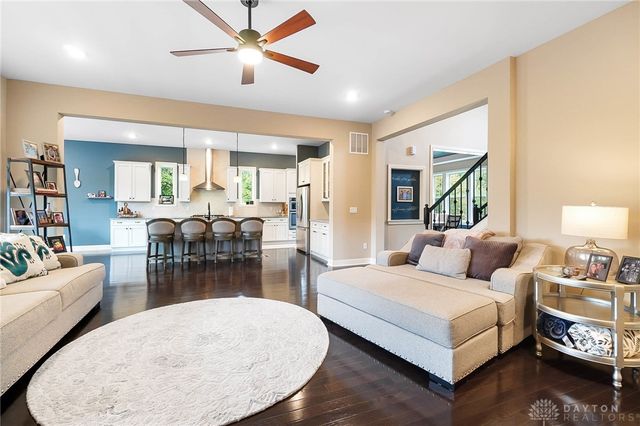 7053 Laurel Oaks Drive, West Chester, OH 45069