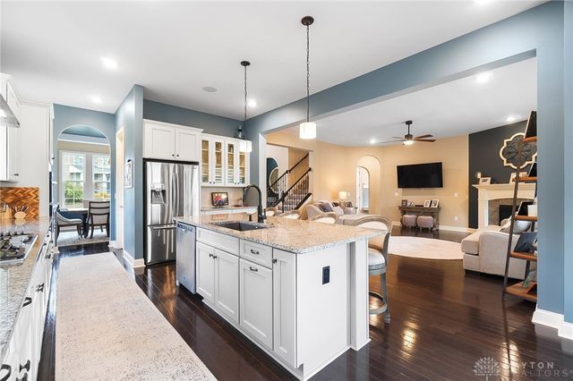 7053 Laurel Oaks Drive, West Chester, OH 45069