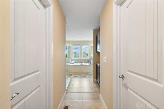 7053 Laurel Oaks Drive, West Chester, OH 45069