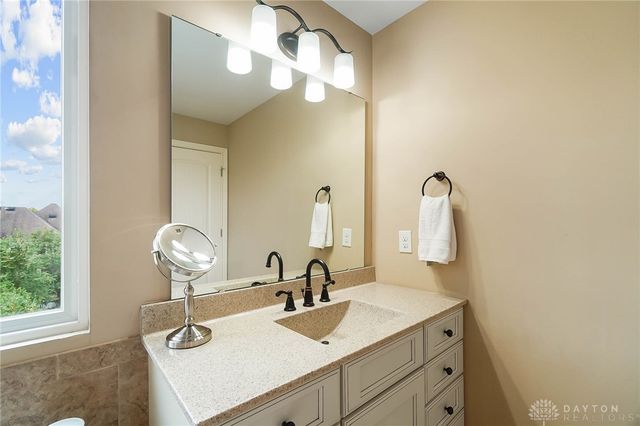 7053 Laurel Oaks Drive, West Chester, OH 45069