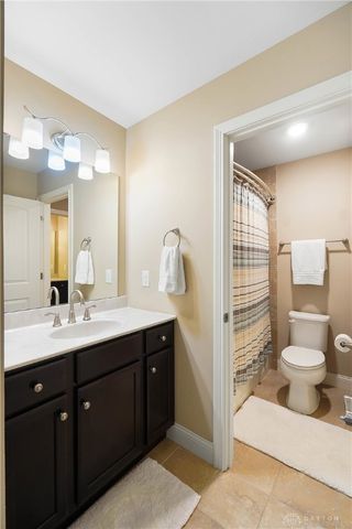 7053 Laurel Oaks Drive, West Chester, OH 45069