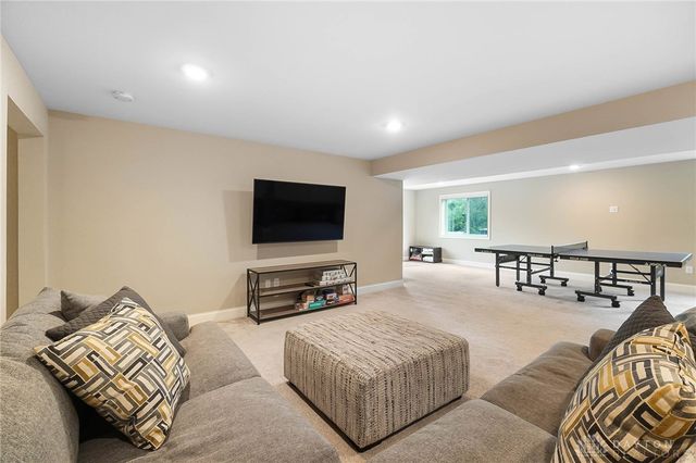 7053 Laurel Oaks Drive, West Chester, OH 45069