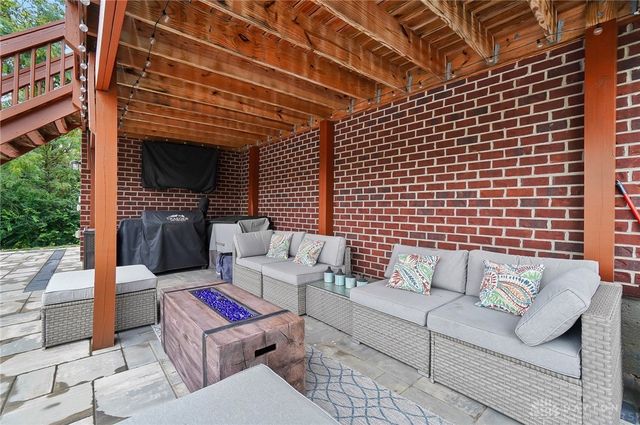 7053 Laurel Oaks Drive, West Chester, OH 45069