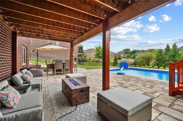 7053 Laurel Oaks Drive, West Chester, OH 45069