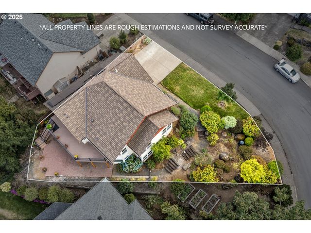 80 SWEDEN Cir, Silverton, OR 97381