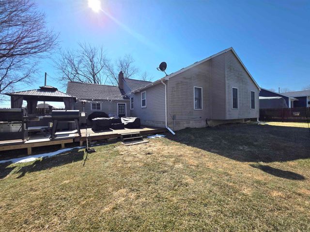 1708 W Ridge Road, Bay City, MI 48708