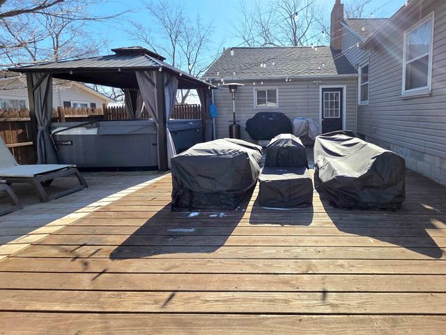 1708 W Ridge Road, Bay City, MI 48708