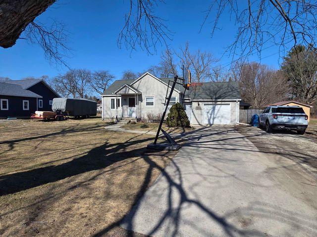 1708 W Ridge Road, Bay City, MI 48708