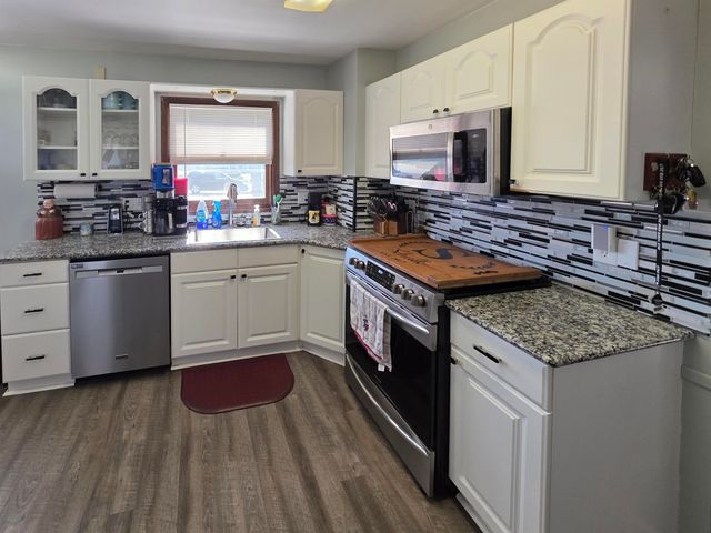 1708 W Ridge Road, Bay City, MI 48708