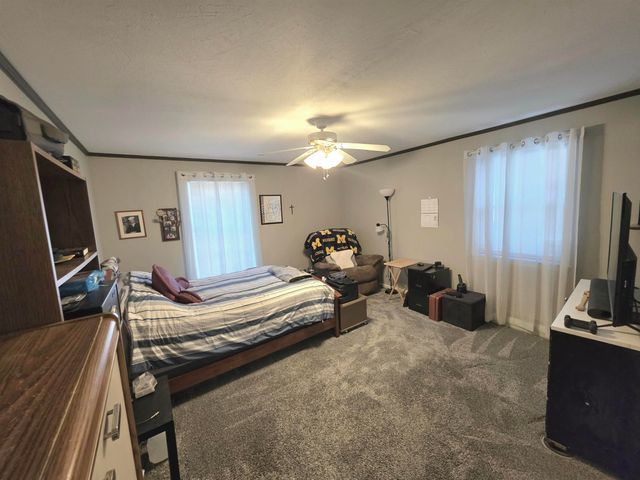 1708 W Ridge Road, Bay City, MI 48708