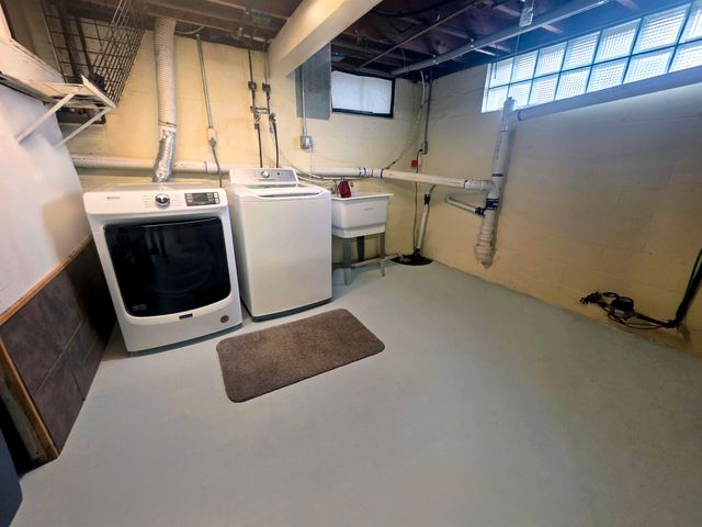 1708 W Ridge Road, Bay City, MI 48708