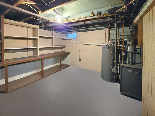 1708 W Ridge Road, Bay City, MI 48708