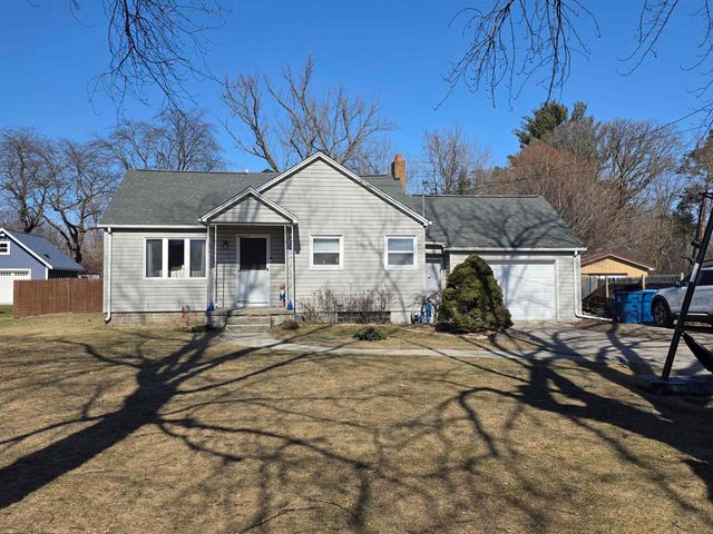 1708 W Ridge Road, Bay City, MI 48708