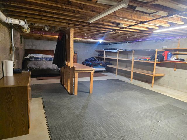 1708 W Ridge Road, Bay City, MI 48708