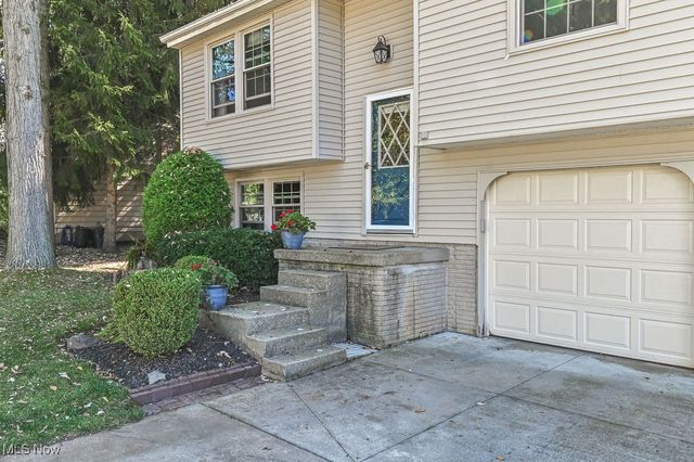 10265 Beaver Trail, Aurora, OH 44202