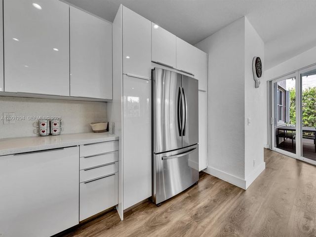 1042 Thistle Creek Ct, Weston, FL 33327