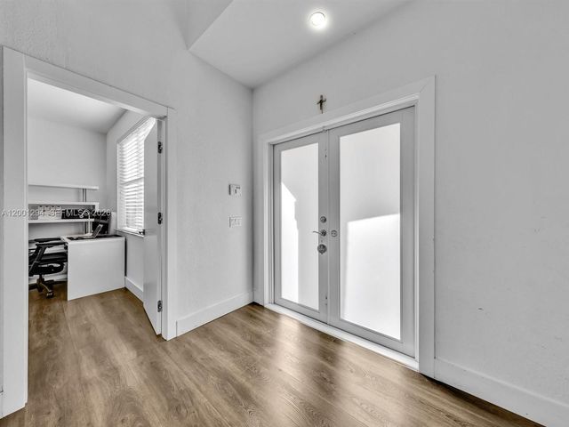 1042 Thistle Creek Ct, Weston, FL 33327
