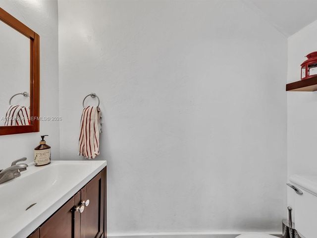 1042 Thistle Creek Ct, Weston, FL 33327