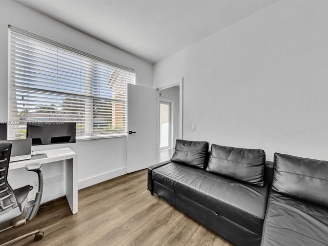 1042 Thistle Creek Ct, Weston, FL 33327