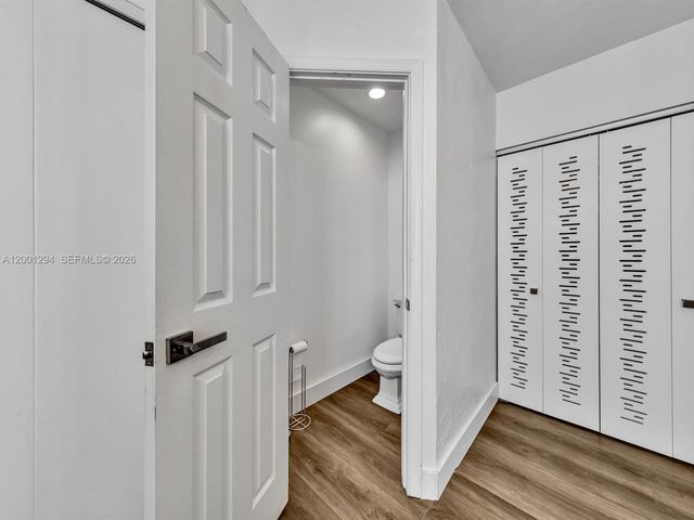 1042 Thistle Creek Ct, Weston, FL 33327