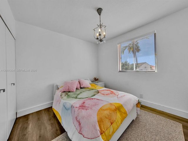 1042 Thistle Creek Ct, Weston, FL 33327
