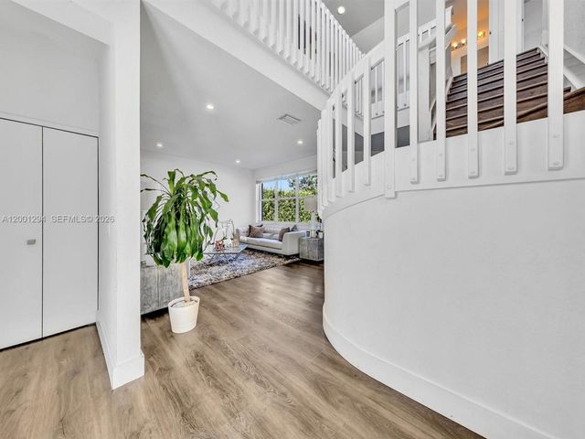 1042 Thistle Creek Ct, Weston, FL 33327