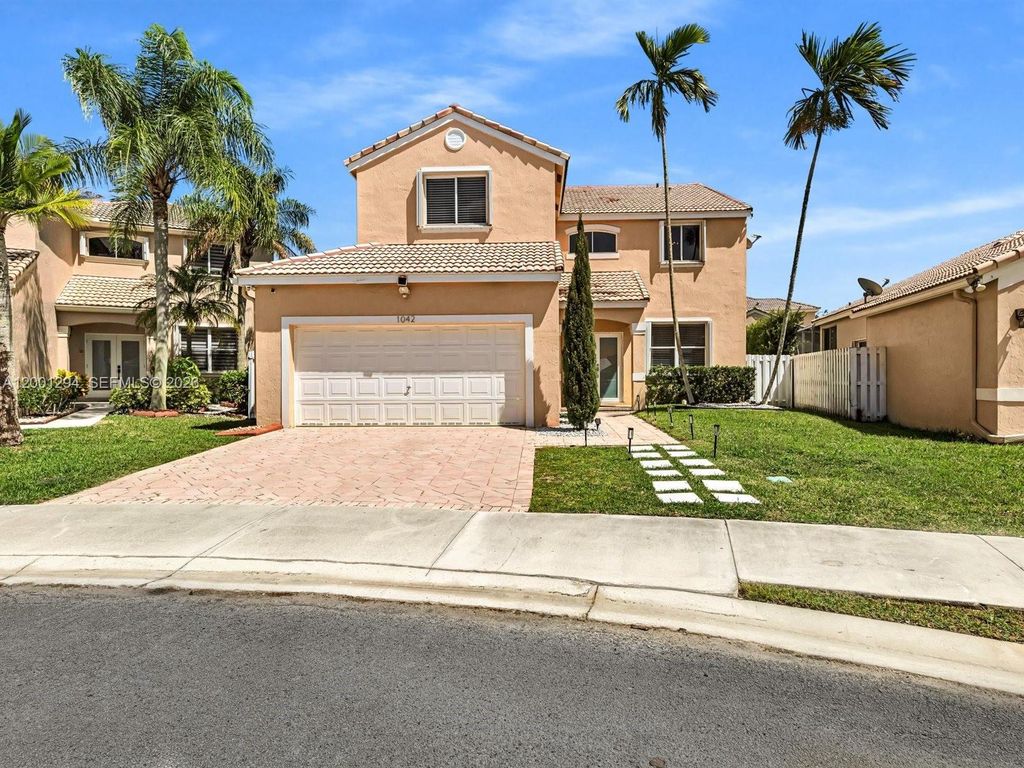 1042 Thistle Creek Ct, Weston, FL 33327