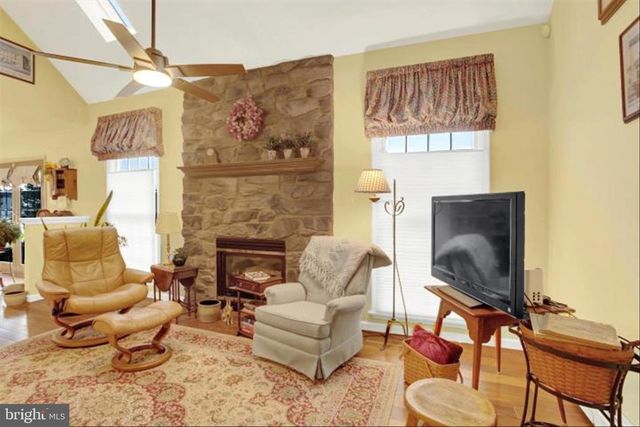 216 FOX GROVE PL, Hummelstown, PA 17036