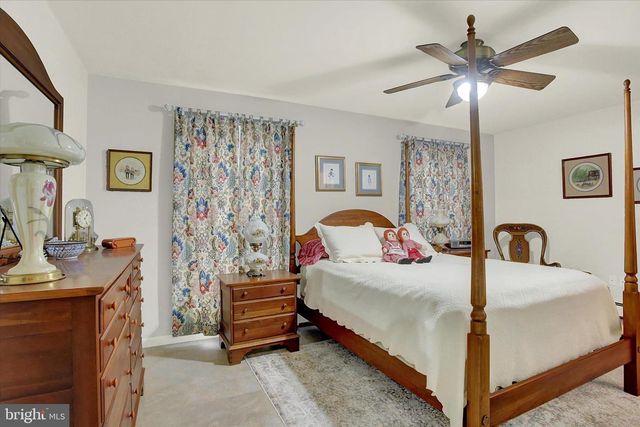 216 FOX GROVE PL, Hummelstown, PA 17036