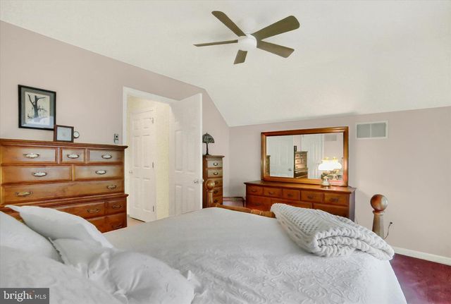 216 FOX GROVE PL, Hummelstown, PA 17036