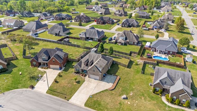 1021 Brokencreek Ln, Murfreesboro, TN 37129
