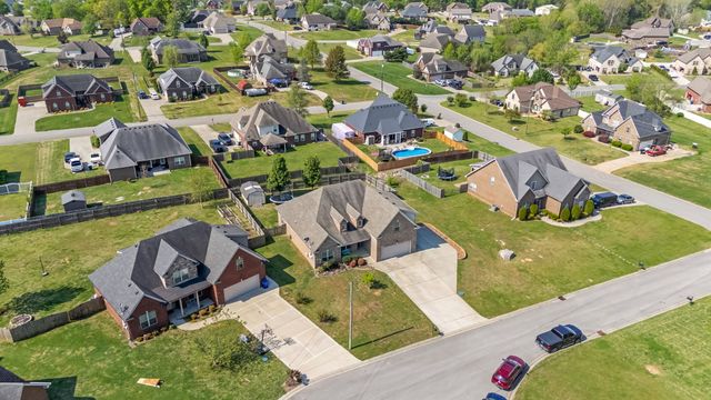 1021 Brokencreek Ln, Murfreesboro, TN 37129