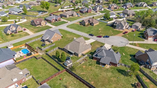1021 Brokencreek Ln, Murfreesboro, TN 37129