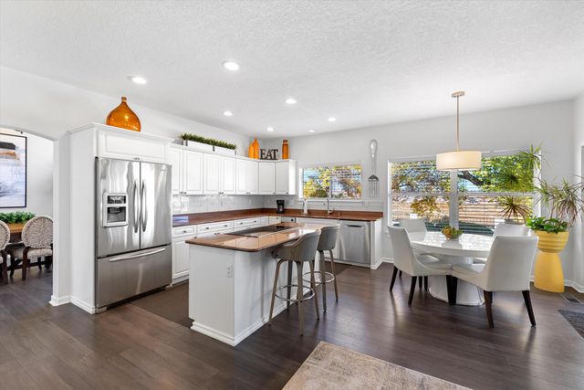 3545 Newcastle Drive SE, Rio Rancho, NM 87124