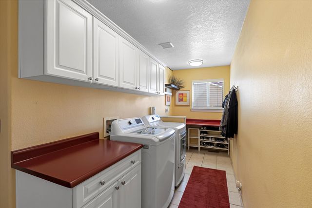 3545 Newcastle Drive SE, Rio Rancho, NM 87124