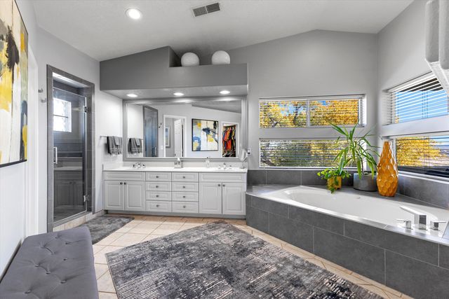 3545 Newcastle Drive SE, Rio Rancho, NM 87124