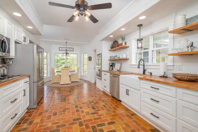 1814 Old Highway 24, Hattiesburg, MS 39402