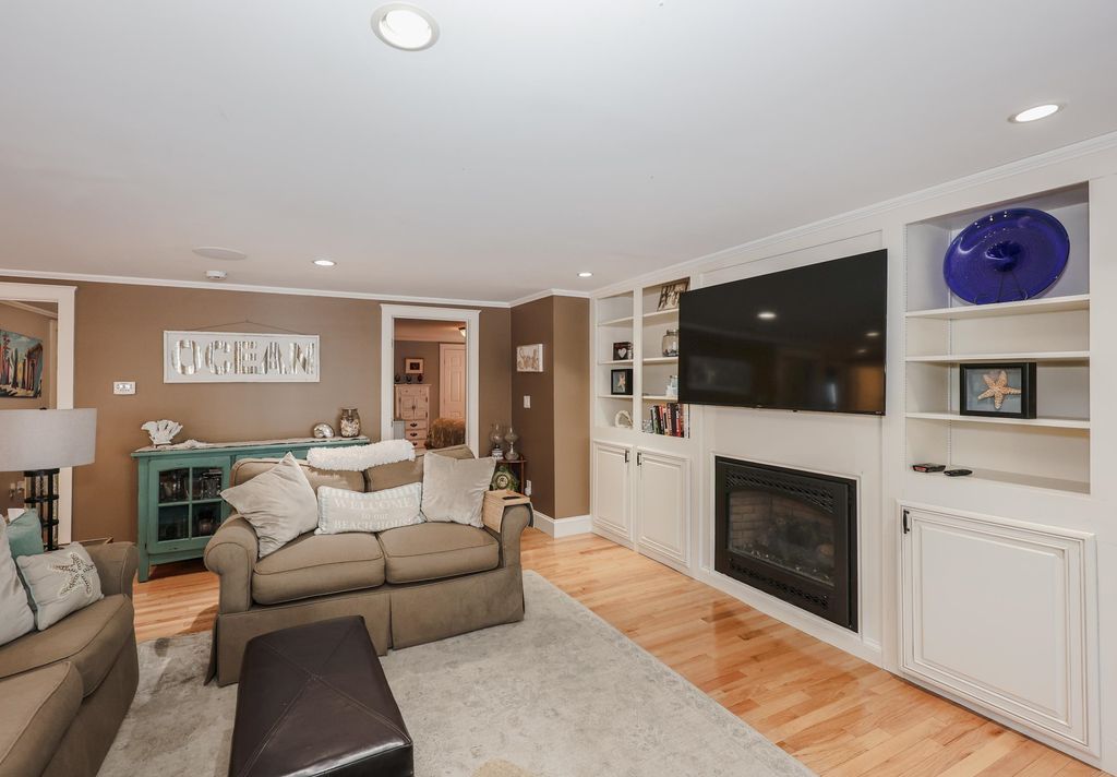 Image 21 of property listing at 92 Kings Highway, Hampton, NH 03842