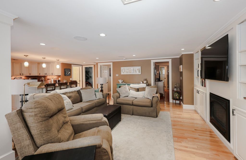 Image 22 of property listing at 92 Kings Highway, Hampton, NH 03842