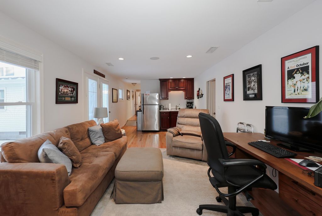Image 23 of property listing at 92 Kings Highway, Hampton, NH 03842