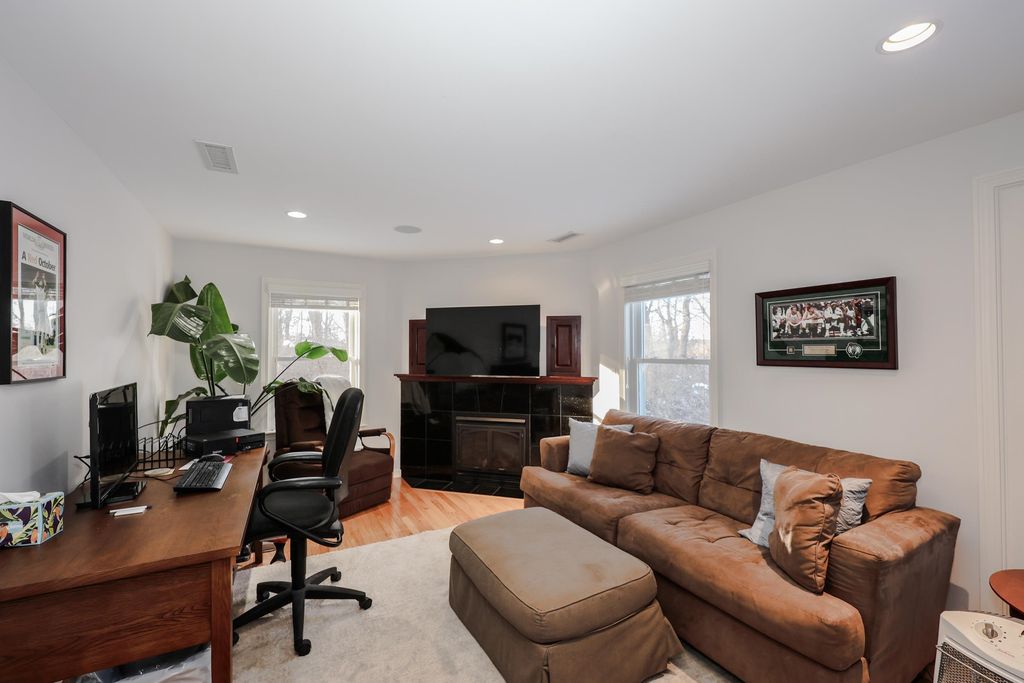 Image 24 of property listing at 92 Kings Highway, Hampton, NH 03842