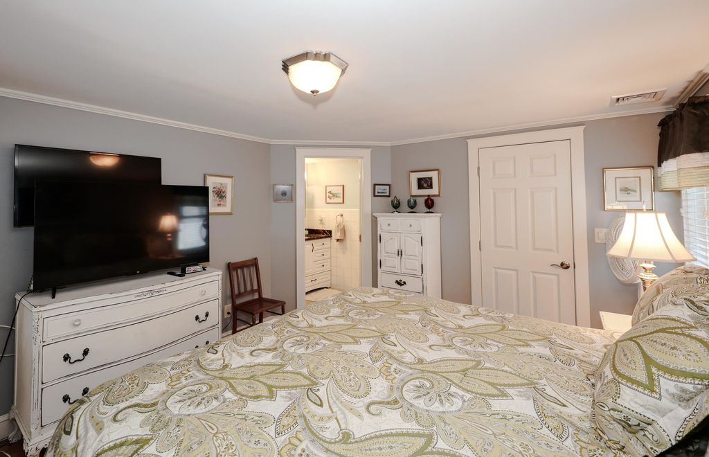 Image 27 of property listing at 92 Kings Highway, Hampton, NH 03842