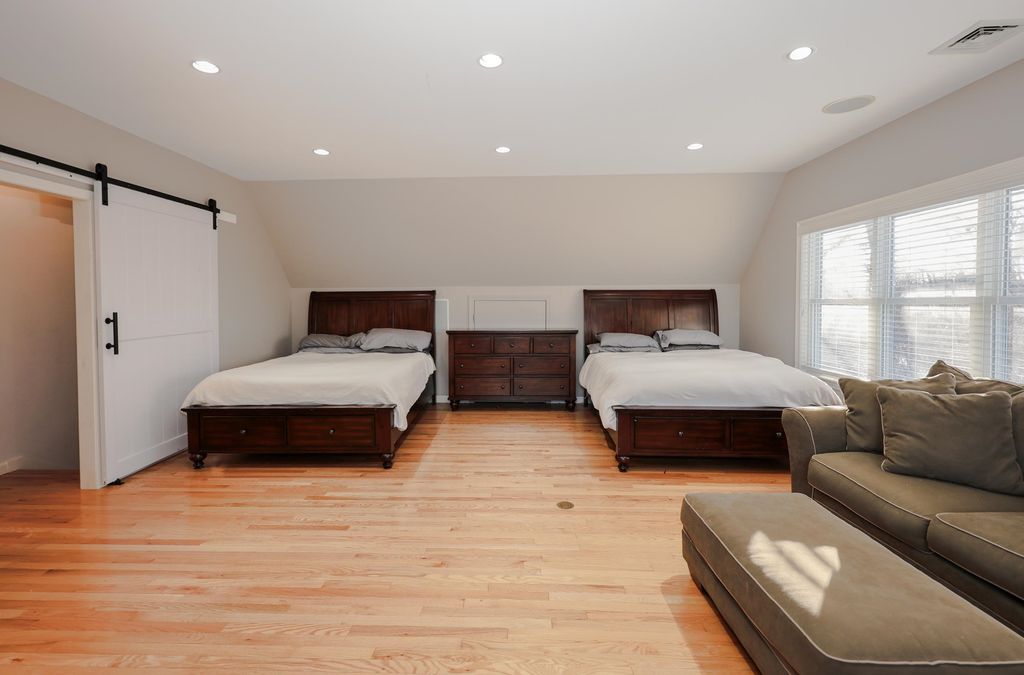 Image 30 of property listing at 92 Kings Highway, Hampton, NH 03842