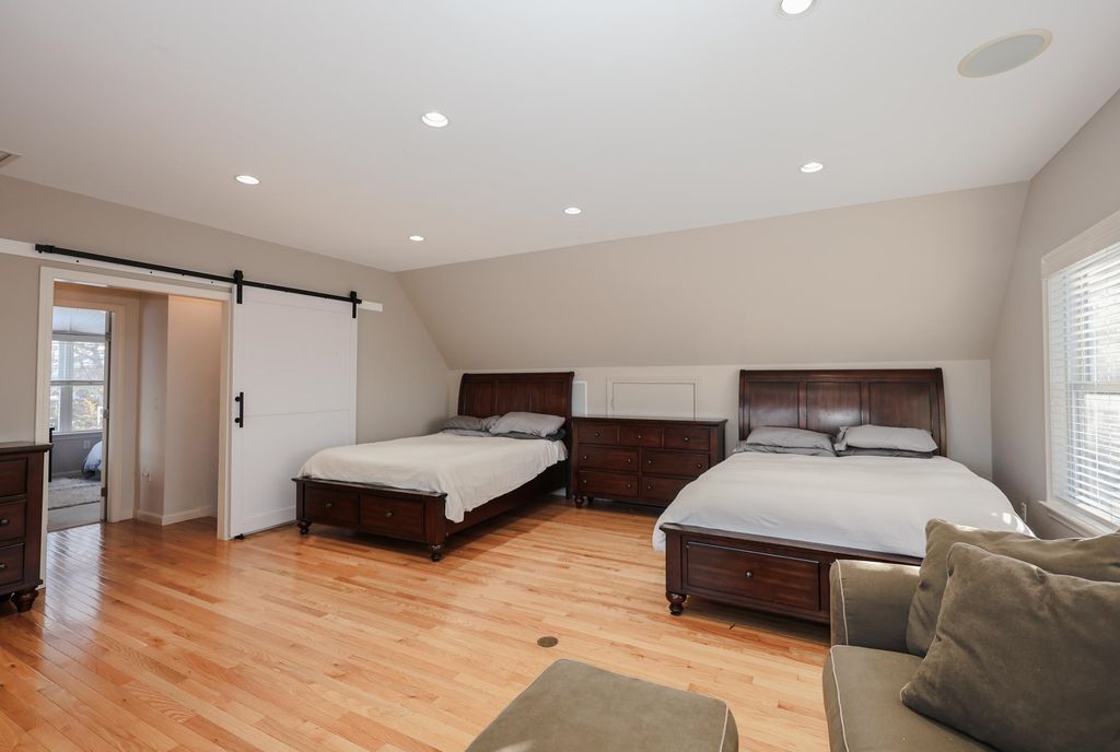 Image 33 of property listing at 92 Kings Highway, Hampton, NH 03842