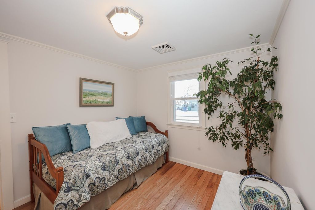 Image 40 of property listing at 92 Kings Highway, Hampton, NH 03842