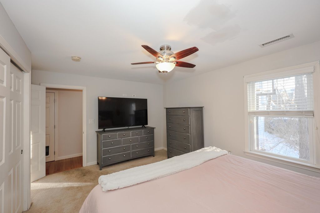 Image 43 of property listing at 92 Kings Highway, Hampton, NH 03842