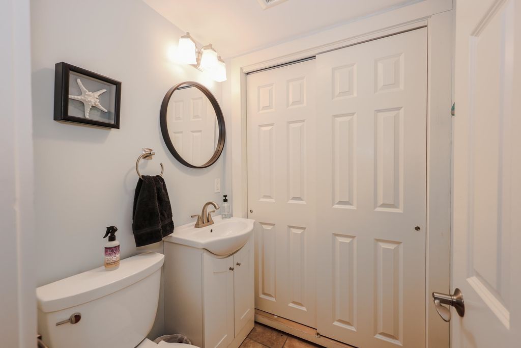 Image 53 of property listing at 92 Kings Highway, Hampton, NH 03842