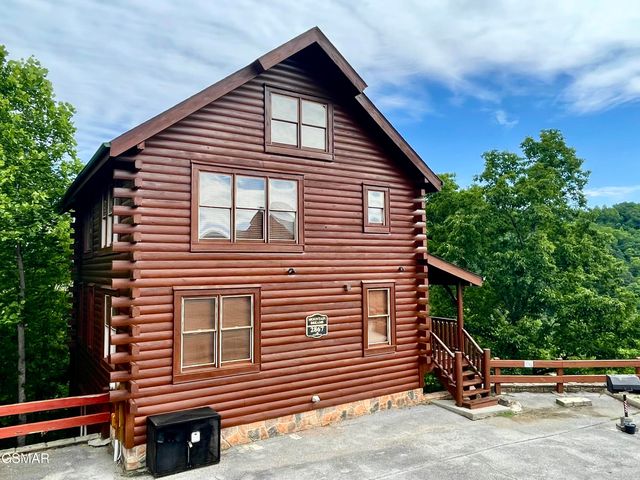 2867 White Oak Ridge Lane, Sevierville, TN 37862