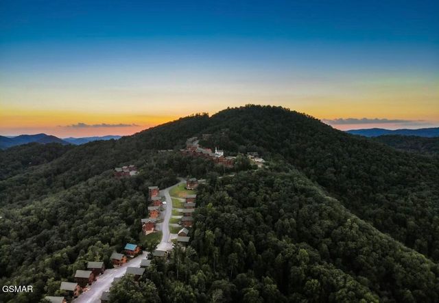 2867 White Oak Ridge Lane, Sevierville, TN 37862